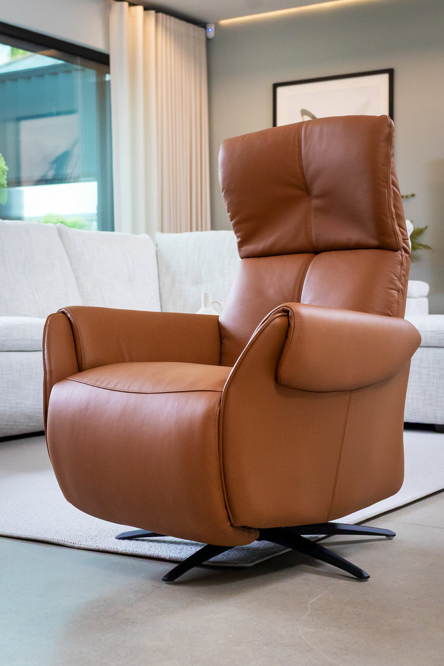 Finley TV Chair