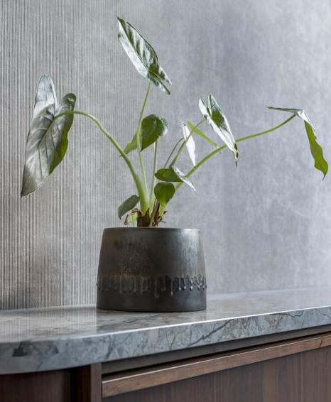Lara Flowerpot